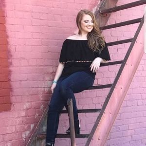 Meet your Posher, Carlie